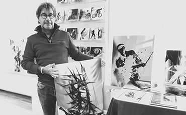 Le peintre numérique Thierry Duchesne, alias WUB, expose toute la semaine aux côtés du photographe Jacques Anger dans l'espace éphémère de créateurs situé Cours Jonville, à Granville.