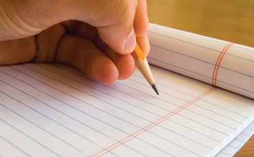 Les bénévoles de l'atelier d'aide aux devoirs continuent d'accompagner les collégiens à distance à Granville.