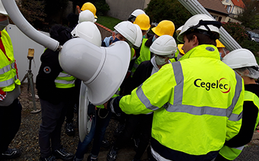 Visite d'une classe MELEC de la Morandière sur le chantier d'éclairage public de la rue de la Briqueterie.©Flora.Gelot