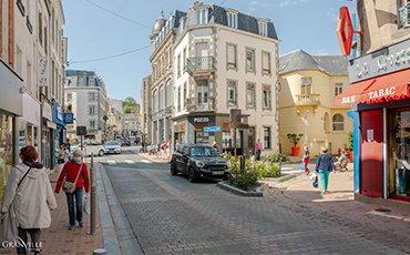 La Ville de Granville se réjouit de la réouverture, dès ce samedi 28 novembre, de ses commerces de détail.©Benoit.Croisy