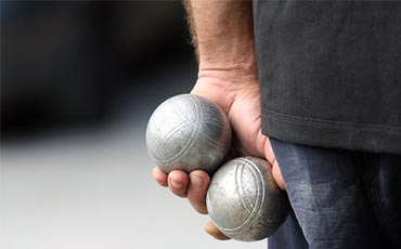 Concours de pétanque en août