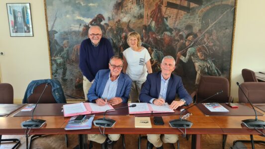 Signature convention fondation patrimoine juillet 2025 Restauration des vitraux de l’ancienne église Saint-Paul : un appel aux dons lancé par la Fondation du patrimoine