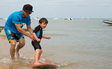 Animation skimboard à la plage