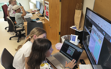 Emission_Château Bonheur5 Émission de radio et stage de journalisme : les enfants de Château Bonheur prennent l’antenne !