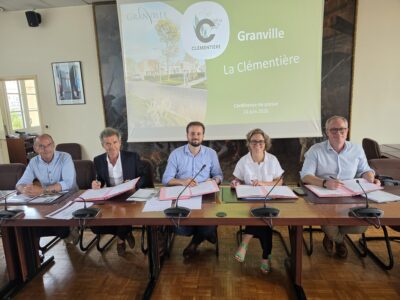 Signature Charte Ecoquartier La Clémentière ©Floriane Renouf - Coll Ville de Granville (1)